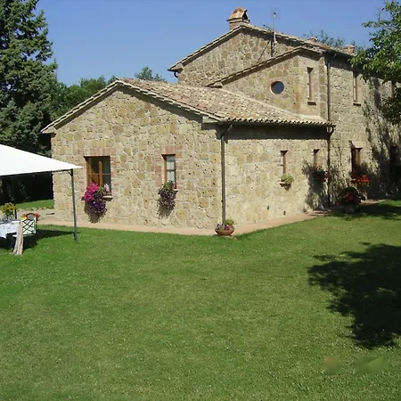 Cosy Farmhouse In Proceno With Swimming Pool